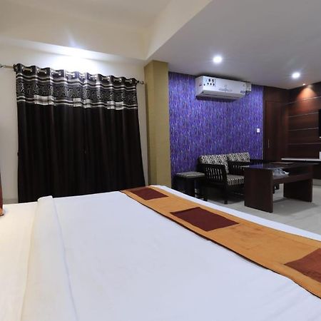 Hotel Rashmi Guváhátí Exteriér fotografie