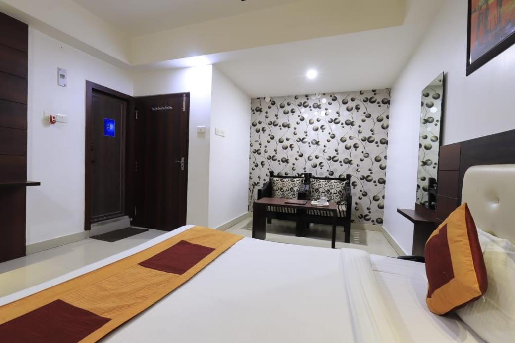 Hotel Rashmi Guváhátí Exteriér fotografie
